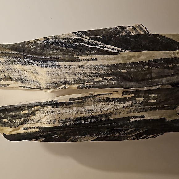 Large Black & Gray Scarf W/Tassels #W-720 - Picture 5 of 12